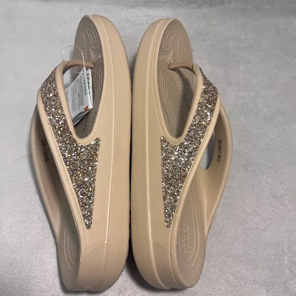 Crocs Women's Sloane Gold Glitter Flip Flop Sandals Size 7 NWT