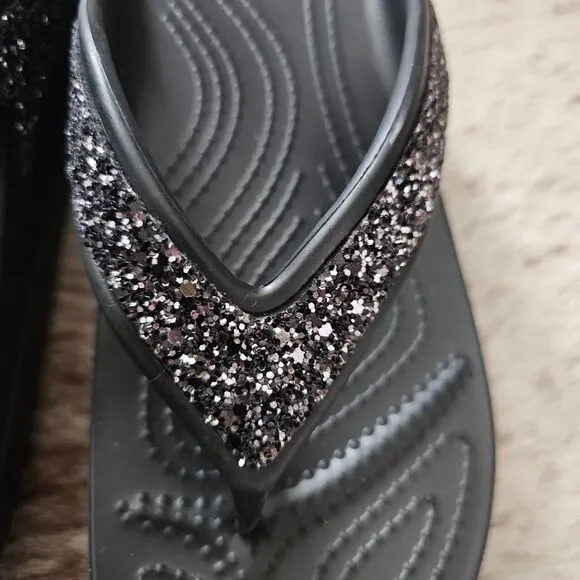 Crocs Sloane Glitter Women's Wedge Flip Flops Sandals Black Size 8 NEW