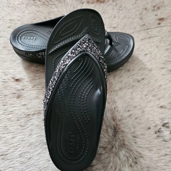 Crocs Sloane Glitter Women's Wedge Flip Flops Sandals Black Size 8 NEW