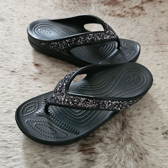 Crocs Sloane Glitter Women's Wedge Flip Flops Sandals Black Size 8 NEW