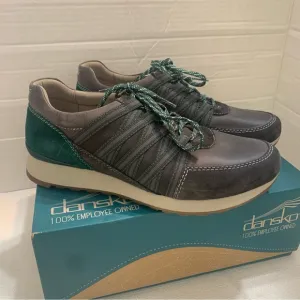 Dansko Gabi Burnished Nubuck Charcoal Comfort Leather Shoes Sneakers Size 7.5.