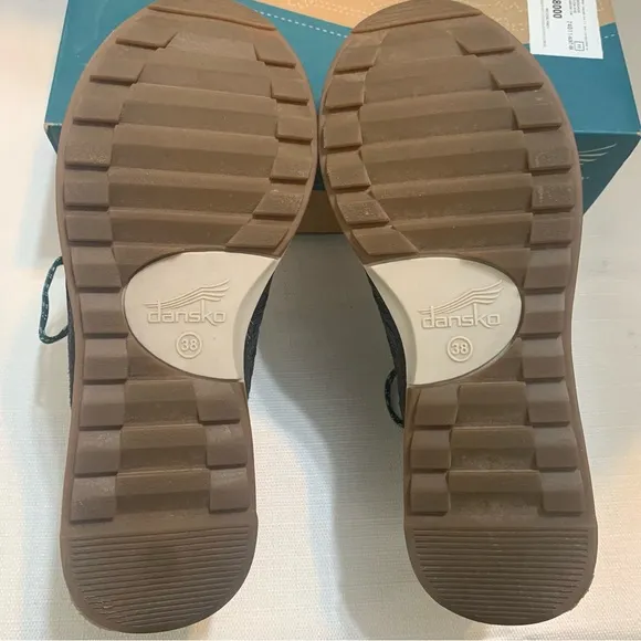 Dansko Gabi Burnished Nubuck Charcoal Comfort Leather Shoes Sneakers Size 7.5.