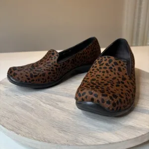 Dansko Olivia Women's Cheetah Print Calf Hair Loafers Comfort Shoes US Size 9