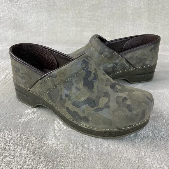 Dansko Pro Clogs Mules EU 42 Women 12 Men 9 Camo Suede Shoes Slip On Comfort NEW