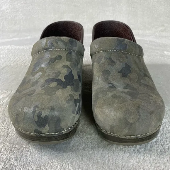 Dansko Pro Clogs Mules EU 42 Women 12 Men 9 Camo Suede Shoes Slip On Comfort NEW