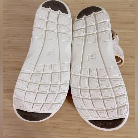 Defyer Women's G-Defy Café Sandal in Brown Cafe, Sz 9