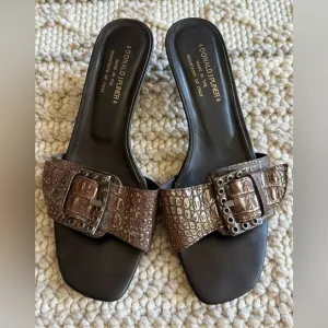 Donald J. Pliner Brown Crocodile Slide Kitten, Sandals Women’s Size 9