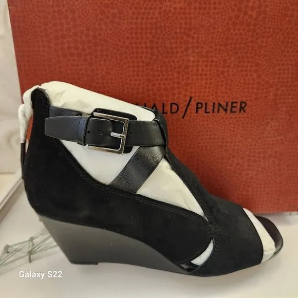 Donald J Pliner SILA 2 Black Wedge Sandals. NIB. Size: various