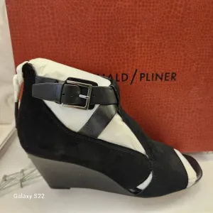 Donald J Pliner SILA 2 Black Wedge Sandals. NIB. Size: various