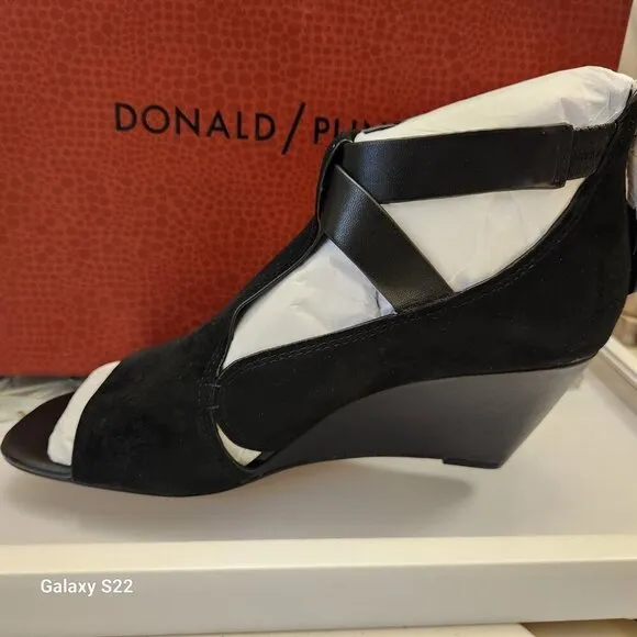 Donald J Pliner SILA 2 Black Wedge Sandals. NIB. Size: various