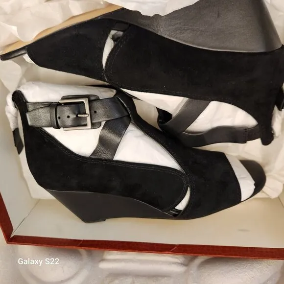 Donald J Pliner SILA 2 Black Wedge Sandals. NIB. Size: various