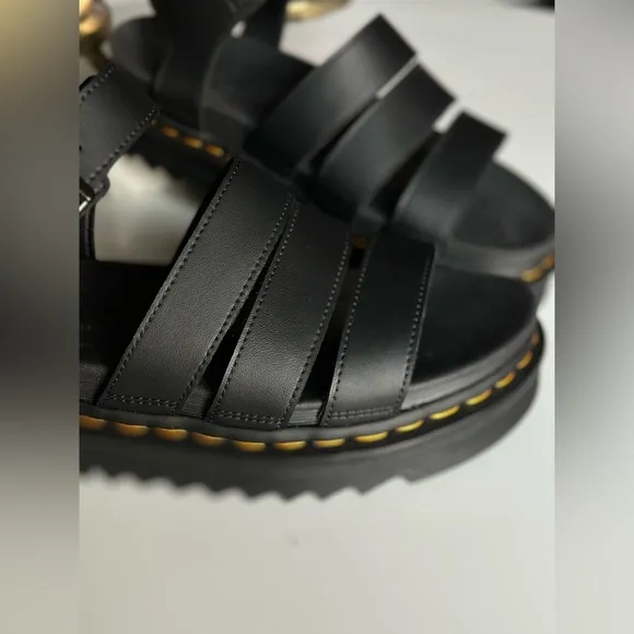 Dr. Martens Blaire Black Hydro leather ankle strap Sandals size 9 NWOB