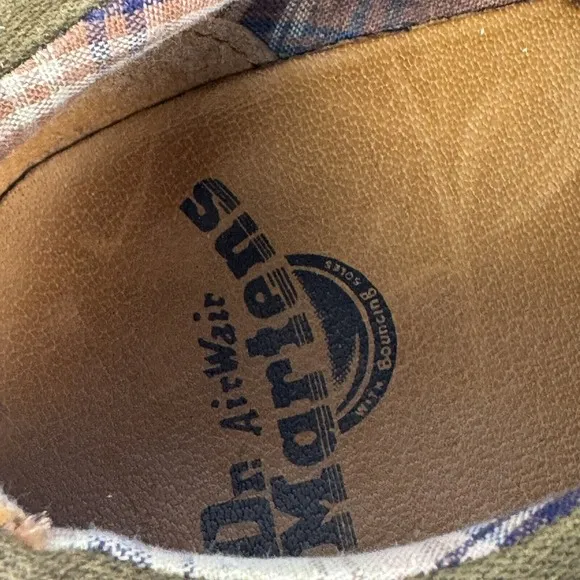 Dr. Martens Regan Mens Green Canvas Shoes Size 7 Mens - 9 Women's EUC!