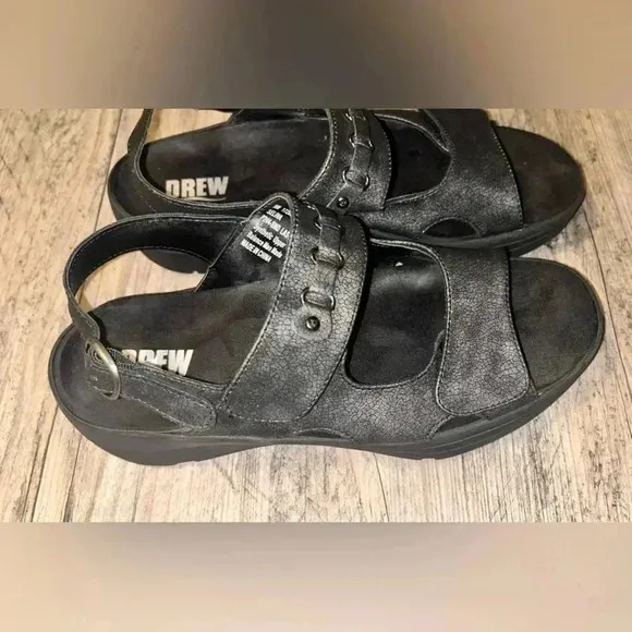 DREW SELINA SANDALS SIZE:9