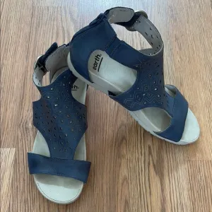 Earth Women's Navy Sandals