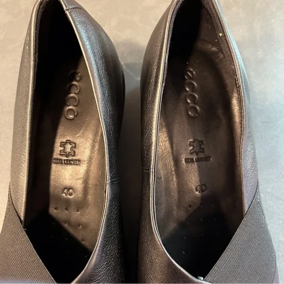Ecco sz 40 US 9.5 Felicia black leather slip on loafers