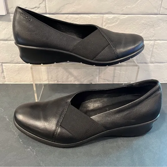 Ecco sz 40 US 9.5 Felicia black leather slip on loafers