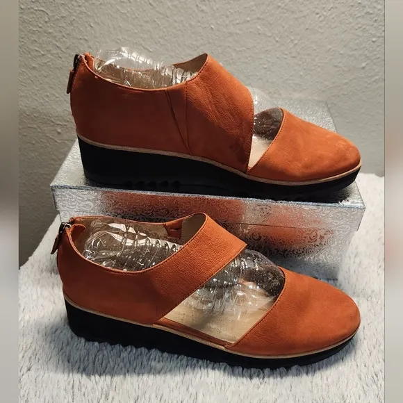 EILEEN FISHER 10 Women's Orange Suede Shoes