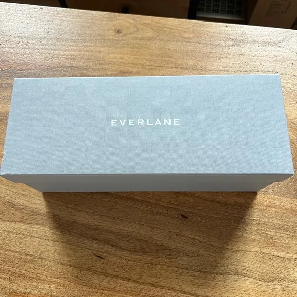 Everlane Tan Leather Flats Minimalist Design