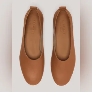 Everlane Tan Leather Flats Minimalist Design