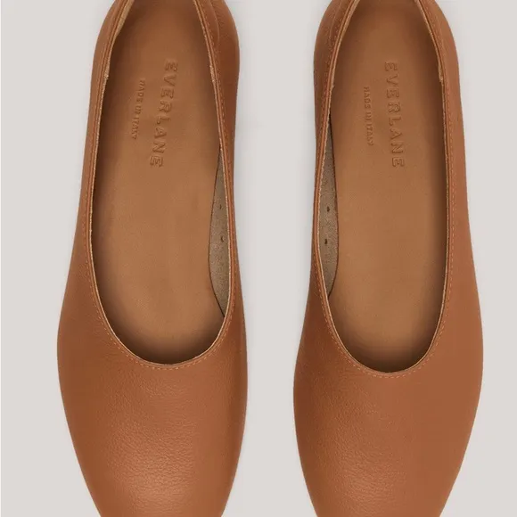 Everlane Tan Leather Flats Minimalist Design