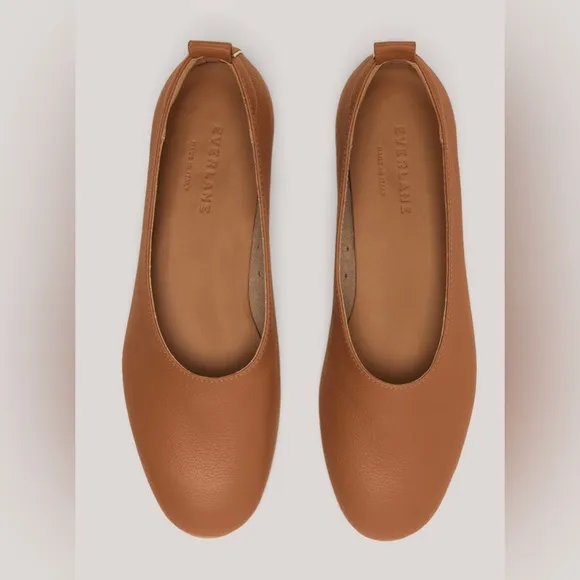 Everlane Tan Leather Flats Minimalist Design