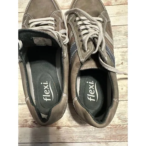 Flexi Leather Lace Up Sneakers Men's Size 8.5 Striped Shoes Comfort
