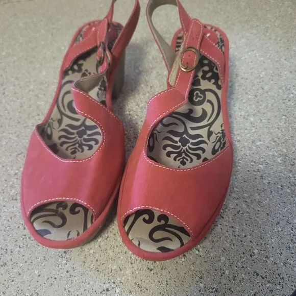 Fly London Red Wyno Sandals Size 41/10