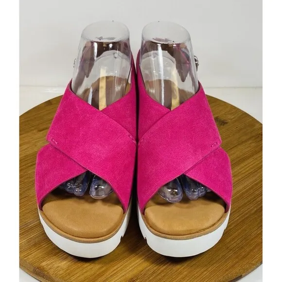 gentle souls by Kenneth Cole Kiki Comfort Sandals Size 8.5M Hot Pink Leather NWT