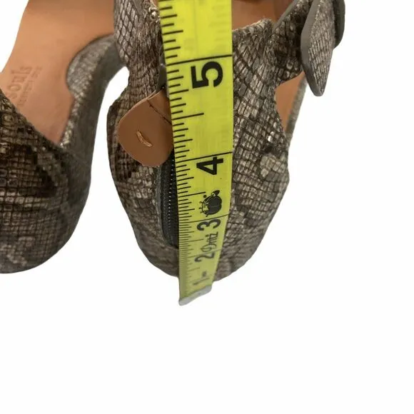 Gentle Souls Wedge Sandals Women's Gisele GSS8014EB Brown Beige T Strap SZ 9.5M
