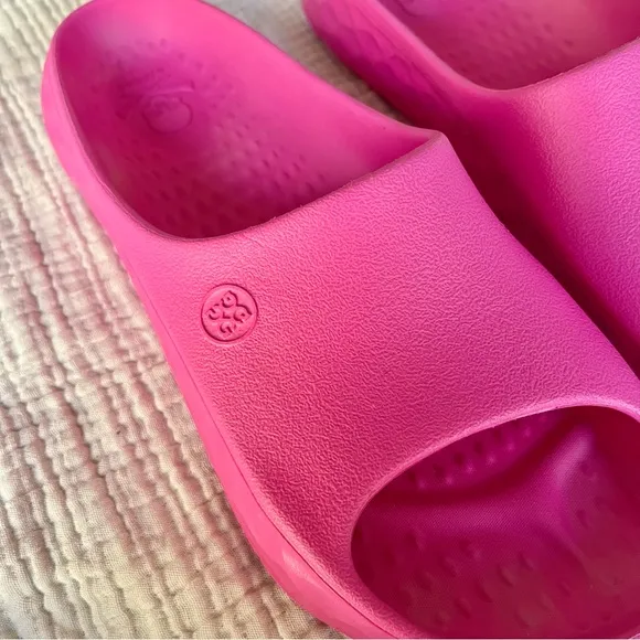 G/Fore | Hot Pink Unisex G/Slide Street Shoe Recovery Slide Sandals Rubber