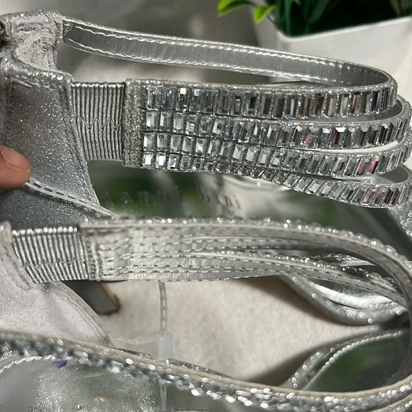 Gianni Bini Shoes Elegant Silver Strappy Heels