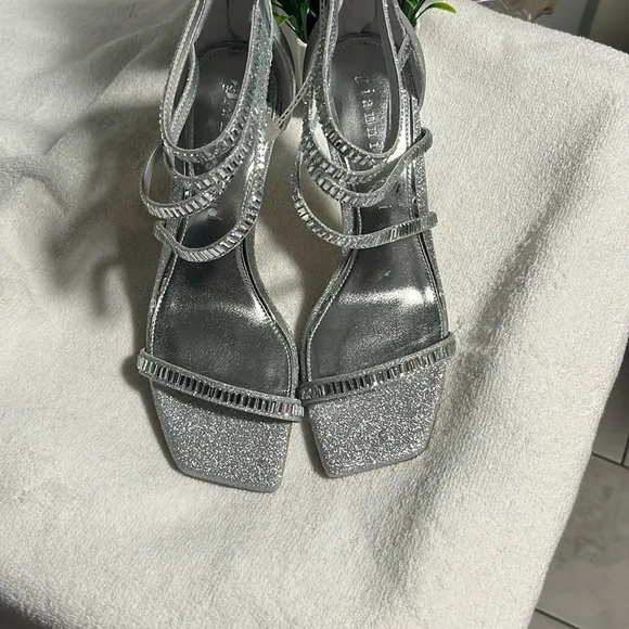 Gianni Bini Shoes Elegant Silver Strappy Heels