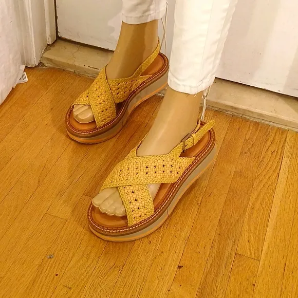 Gorgeous NWOT Robert Clergerie (France) Tan &amp; Pink Woven Platform Sandals