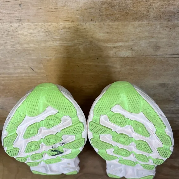 Hoka One One Clifton 9 REFLECTIVE Womens Size 9.5 Running Shoes Sneakers Vanilla