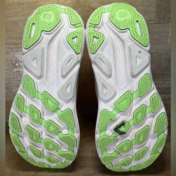 Hoka One One Clifton 9 REFLECTIVE Womens Size 9.5 Running Shoes Sneakers Vanilla