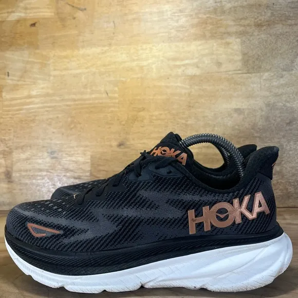 Hoka One One Clifton 9 Womens Size 9 (B) Running Shoes Sneakers Black Gold