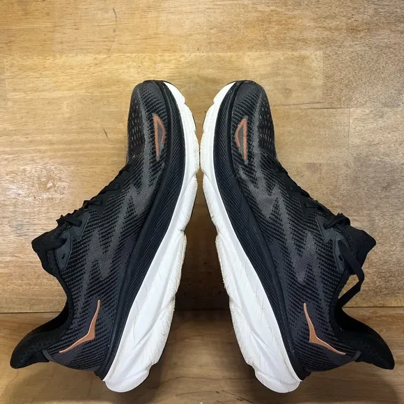 Hoka One One Clifton 9 Womens Size 9 (B) Running Shoes Sneakers Black Gold