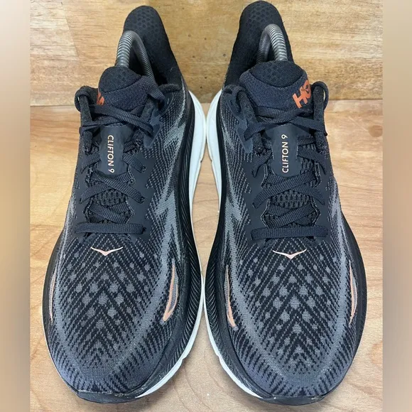 Hoka One One Clifton 9 Womens Size 9 (B) Running Shoes Sneakers Black Gold