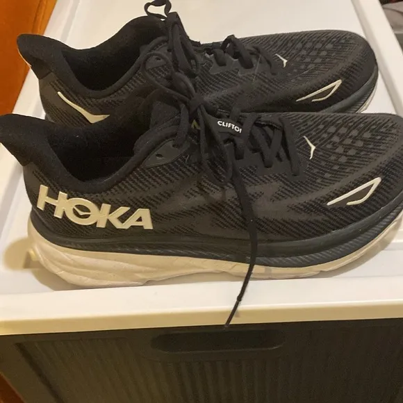 Hoka One One Womens Clifton 9 Fitness Workout Running Shoes size 9.5