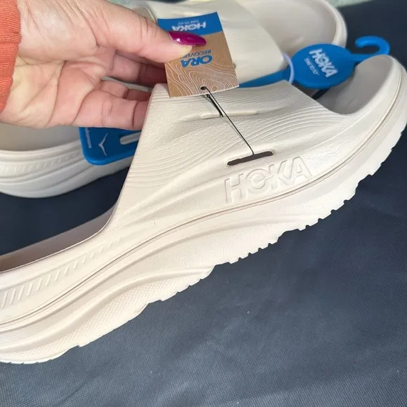 HOKA ORA RECOVERY SANDALS SIZE 10