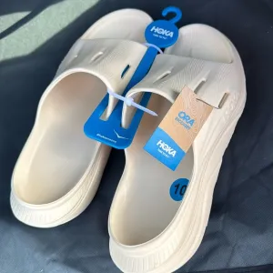 HOKA ORA RECOVERY SANDALS SIZE 10