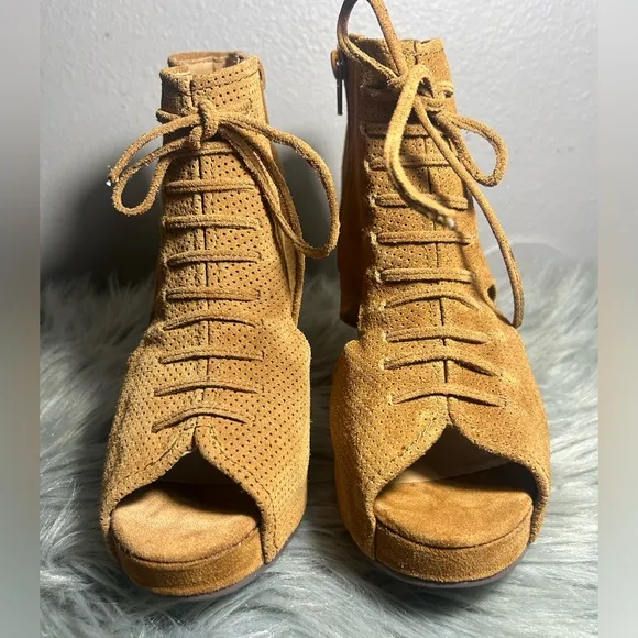Jeffrey Campbell Mary Roks Perforated Suede Wedge Peep Toe Booties Tan Sz 9