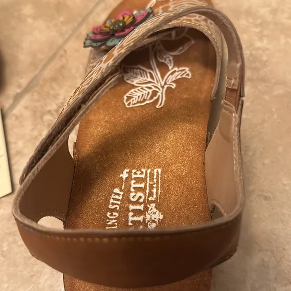 L'Artiste Women’s cuteness camel multi