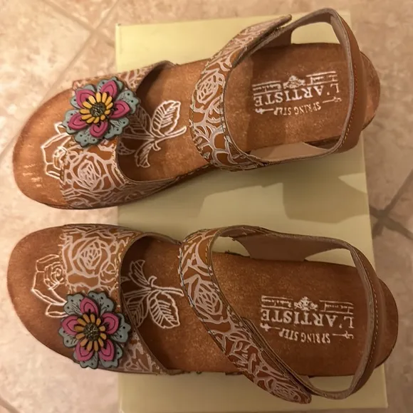 L'Artiste Women’s cuteness camel multi