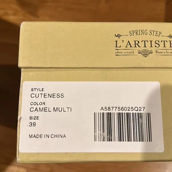 L'Artiste Women’s cuteness camel multi
