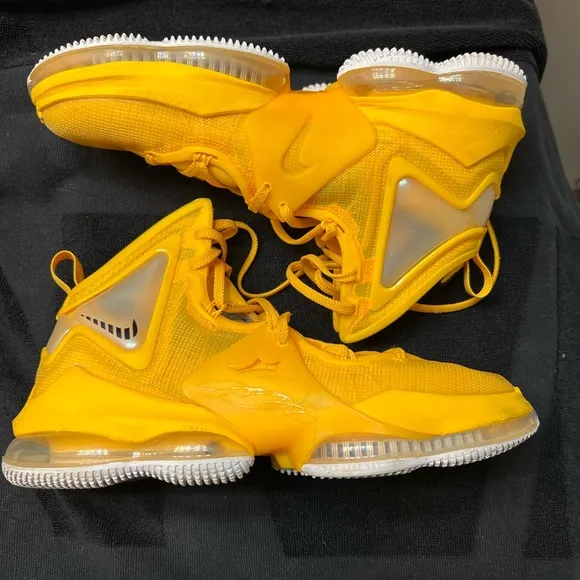 LeBron James  Yellow Basketball Shoes