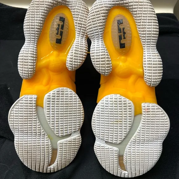 LeBron James  Yellow Basketball Shoes