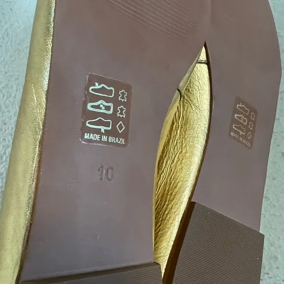 Made In Brazil Gold Leather Metallic Square Toes Ballet Flats Comfort sandals 10