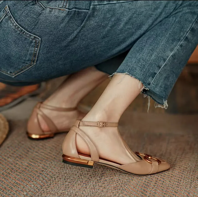 Mathilda | Closed Buckle Sandals